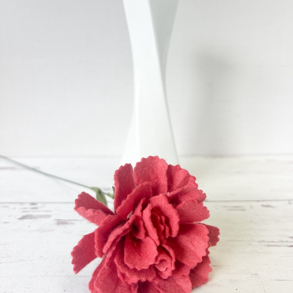 Handmade Felt Carnation - Picture 2 of 4
